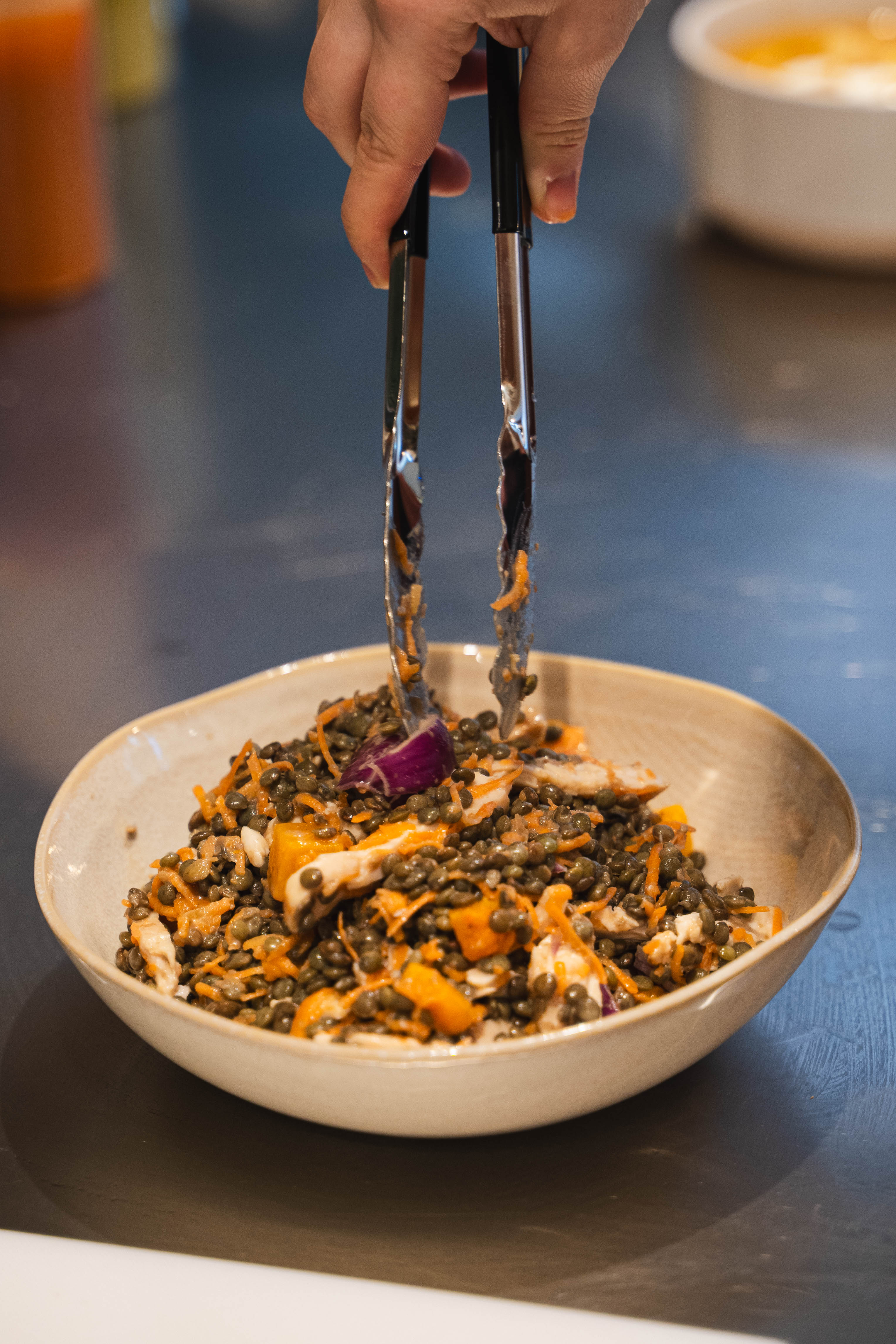 Salade de lentilles au poulet, préparée chaque matin chez Toupine