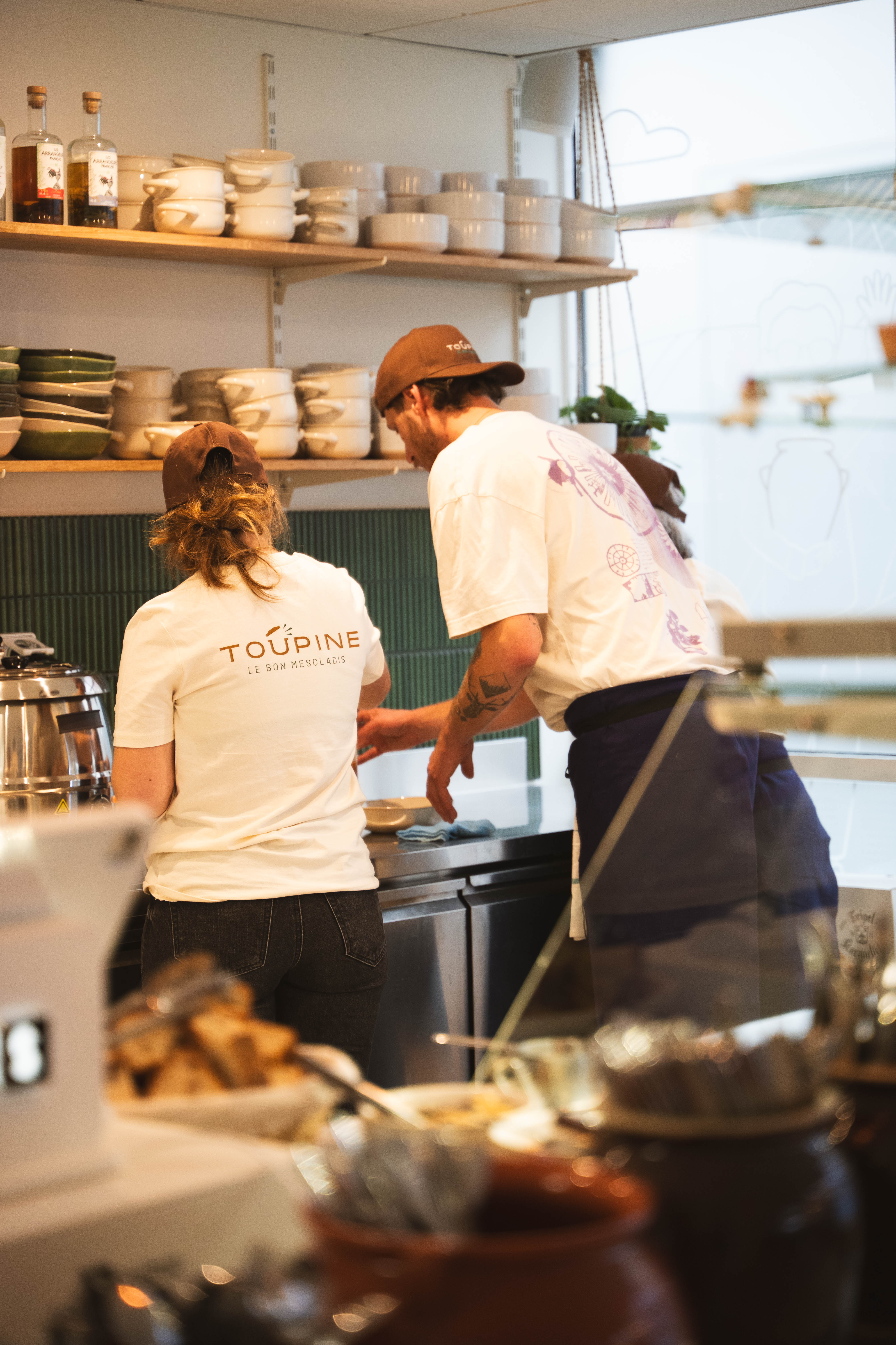 L'équipe Toupine en cuisine, préparation maison chaque matin à Rodez
